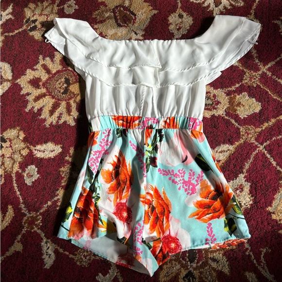 Brand new romper never used - Picture 2 of 3